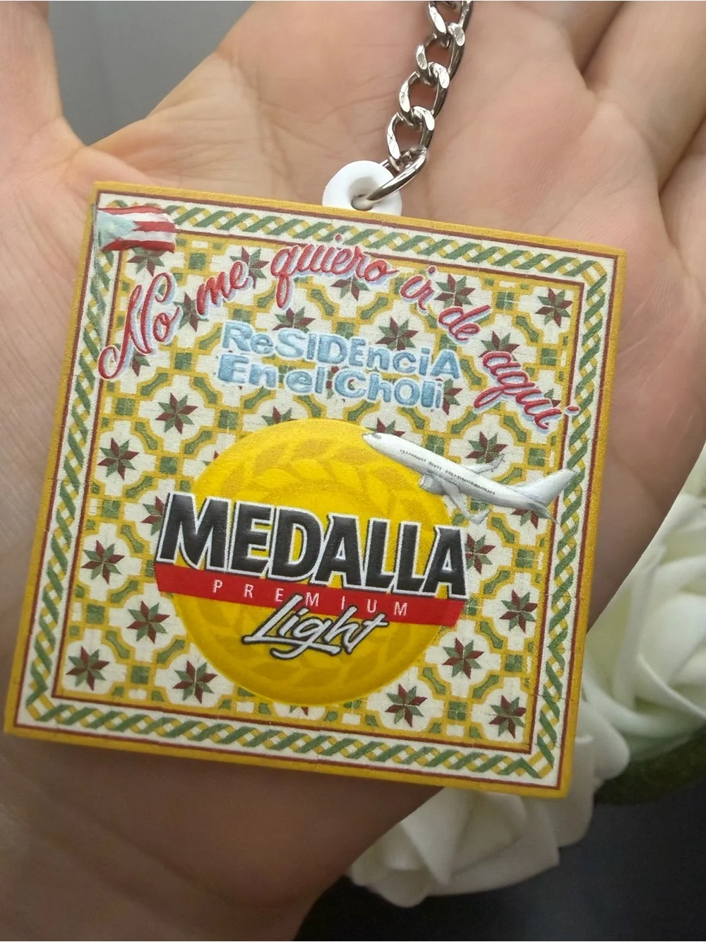Medalla Premium Light Keychain - Yellow & White